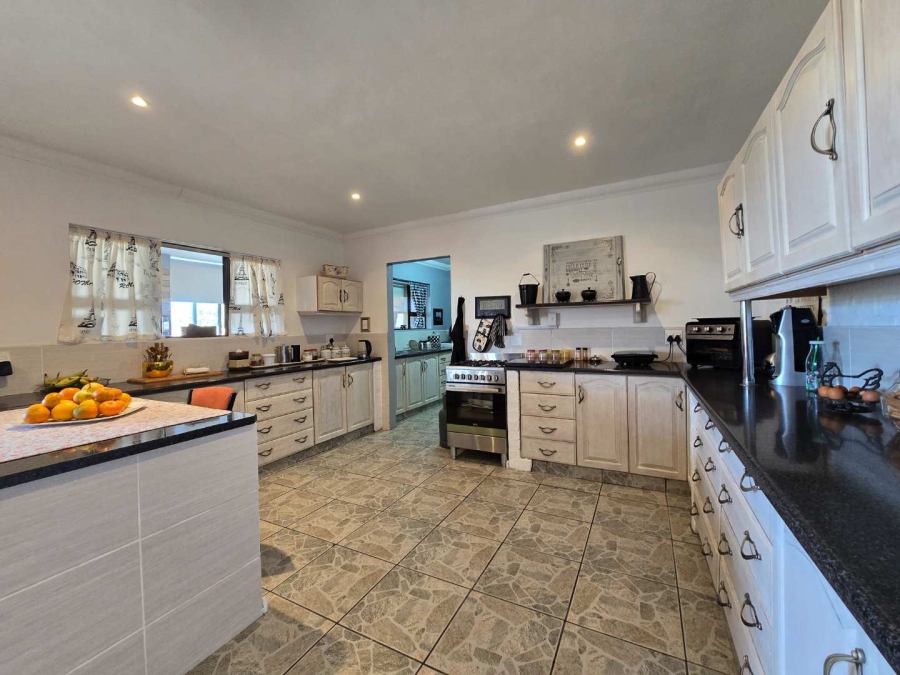 4 Bedroom Property for Sale in Stilbaai Wes Western Cape